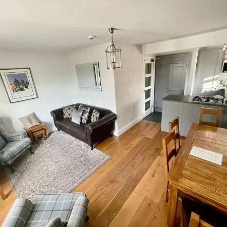 Apartment Stylish Flat With Lake And Fell Views *