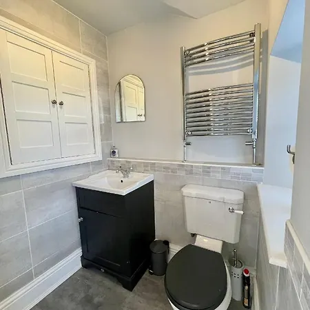 Stylish Flat With Lake And Fell Views Bowness-on-Windermere