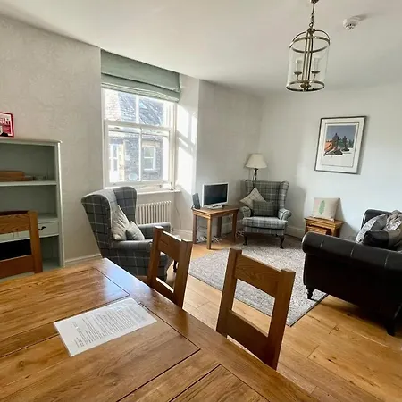 Stylish Flat With Lake And Fell Views Apartment *