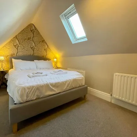 Stylish Flat With Lake And Fell Views * Bowness-on-Windermere