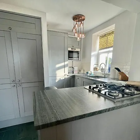 Apartment Stylish Flat With Lake And Fell Views
