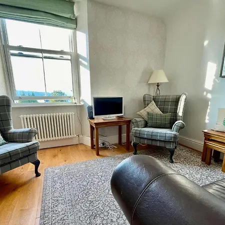 Stylish Flat With Lake And Fell Views Bowness-on-Windermere
